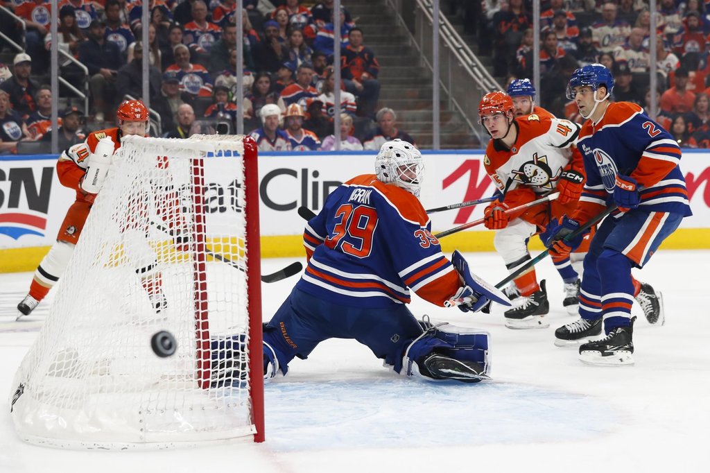 Kapanen Scores Late To Lift Oilers Past Ducks - Beritaja