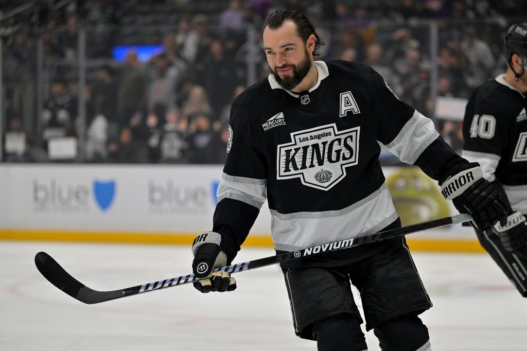 NHLers talk going helmets off in warm-ups