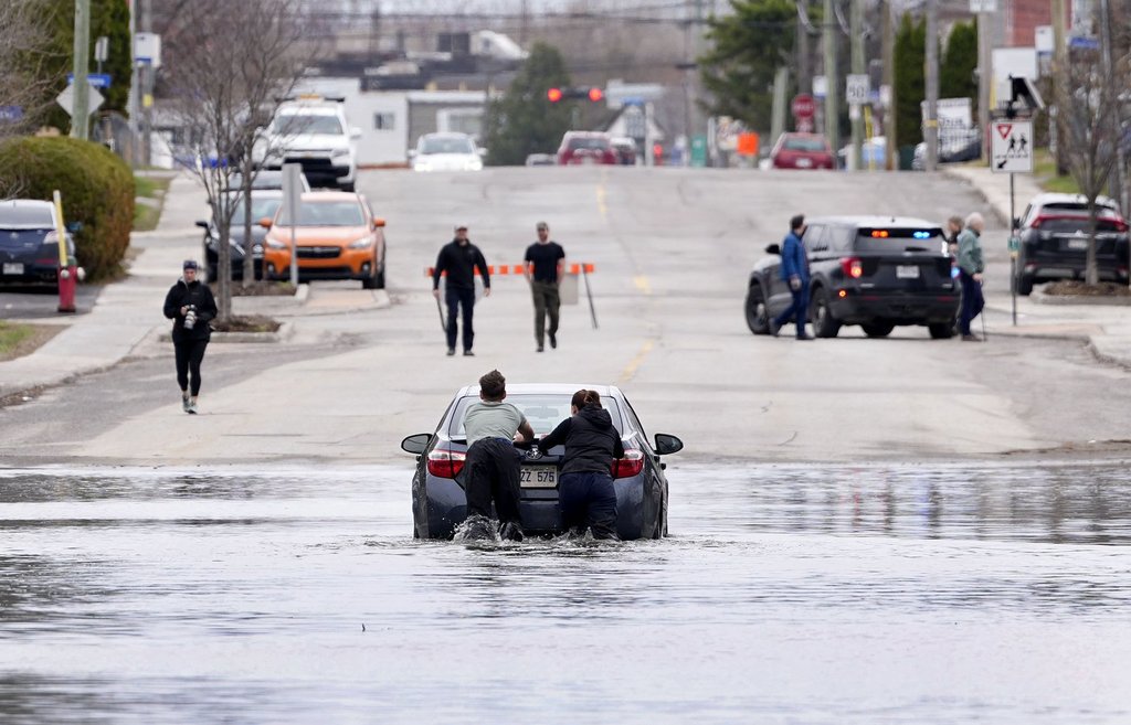 Water Levels On Ottawa River Expected To Peak As Spring Flood Concerns Grow - Beritaja