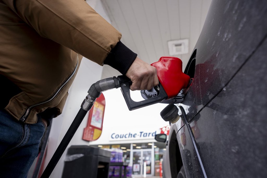 N.S. drivers struggling to keep up with the cost of vehicle ownership, gas prices