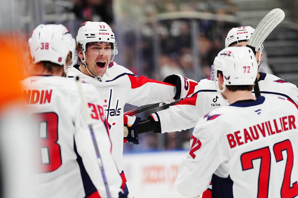 Thompson backstops Caps to shutout win over Leafs