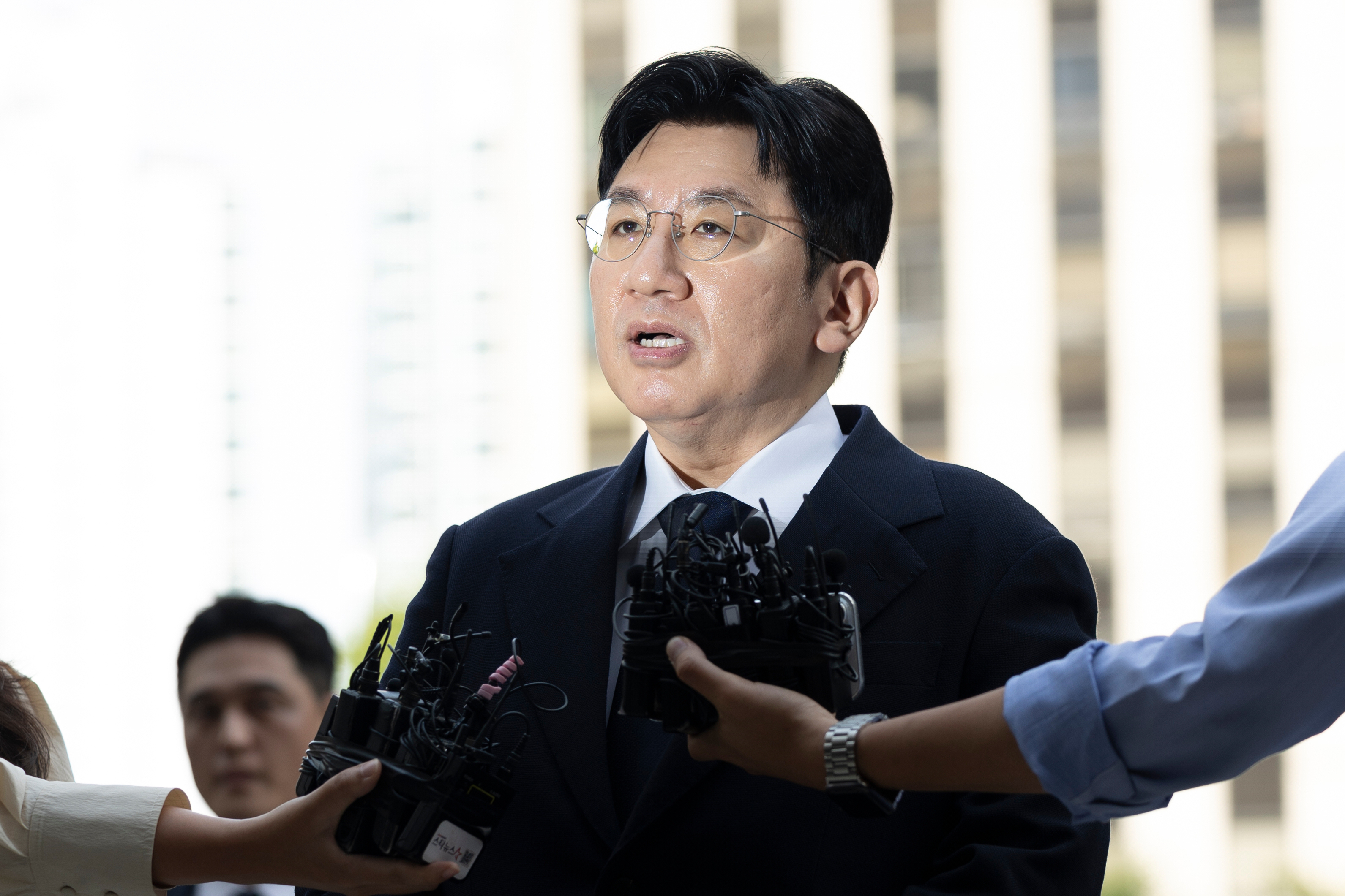 Bang Si-hyuk and the South Korean Police Probe The Real Reason the Industry is Panicking