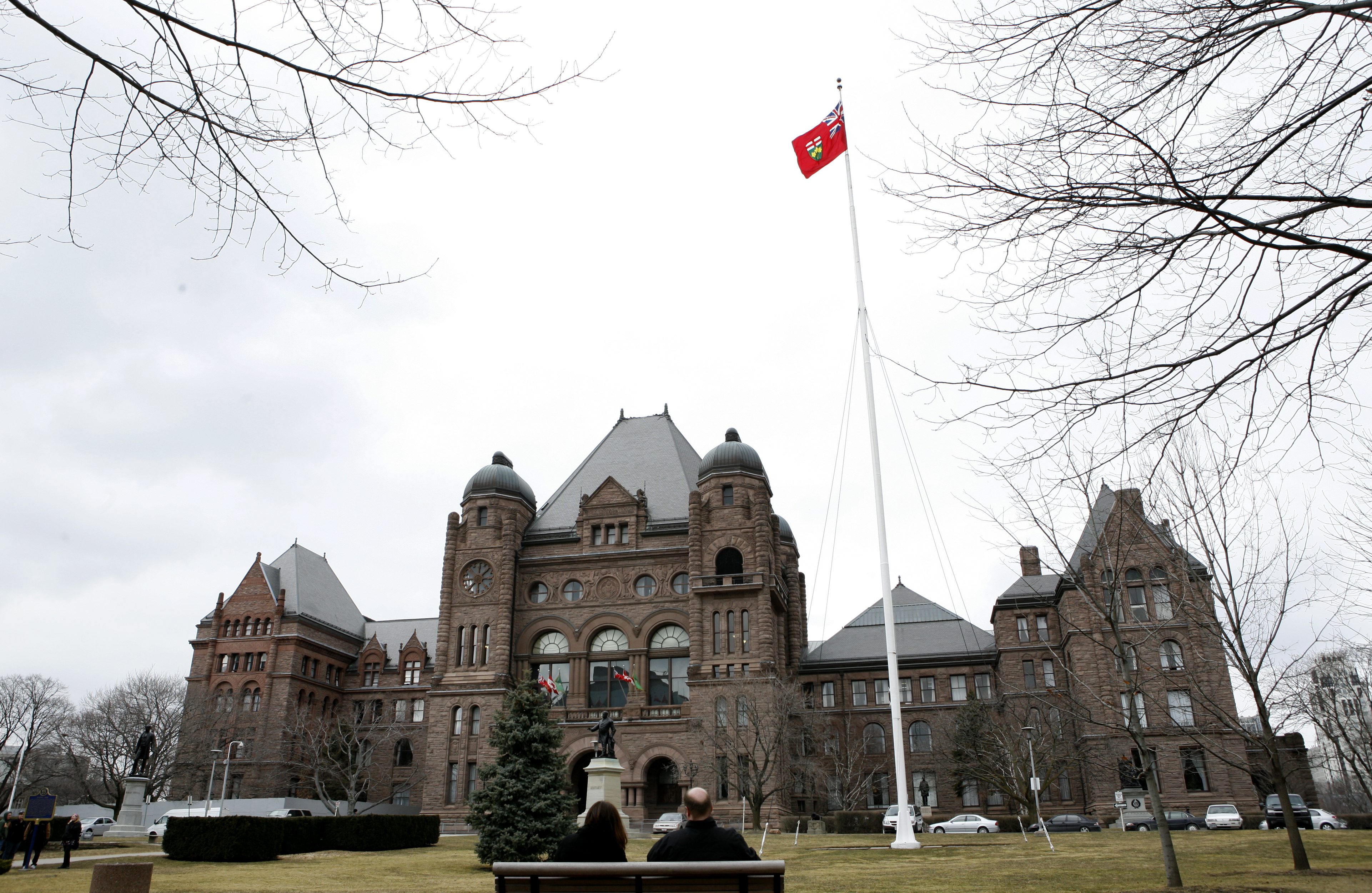 MPPs in Ontario receive 4.2% raise now salary freeze has ended