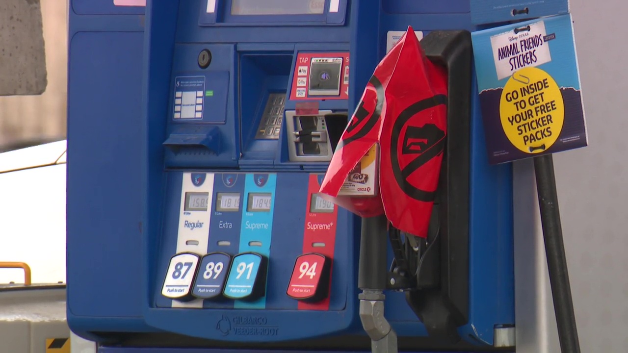 Watery gas suspected, dozens of vehicles repaired after fuelling up at south Edmonton Esso - BERITAJA