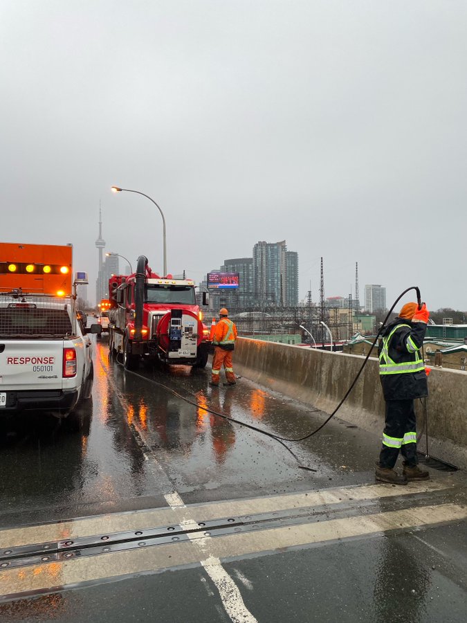 Toronto’s Gardiner Expressway Closed For The Weekend - Beritaja