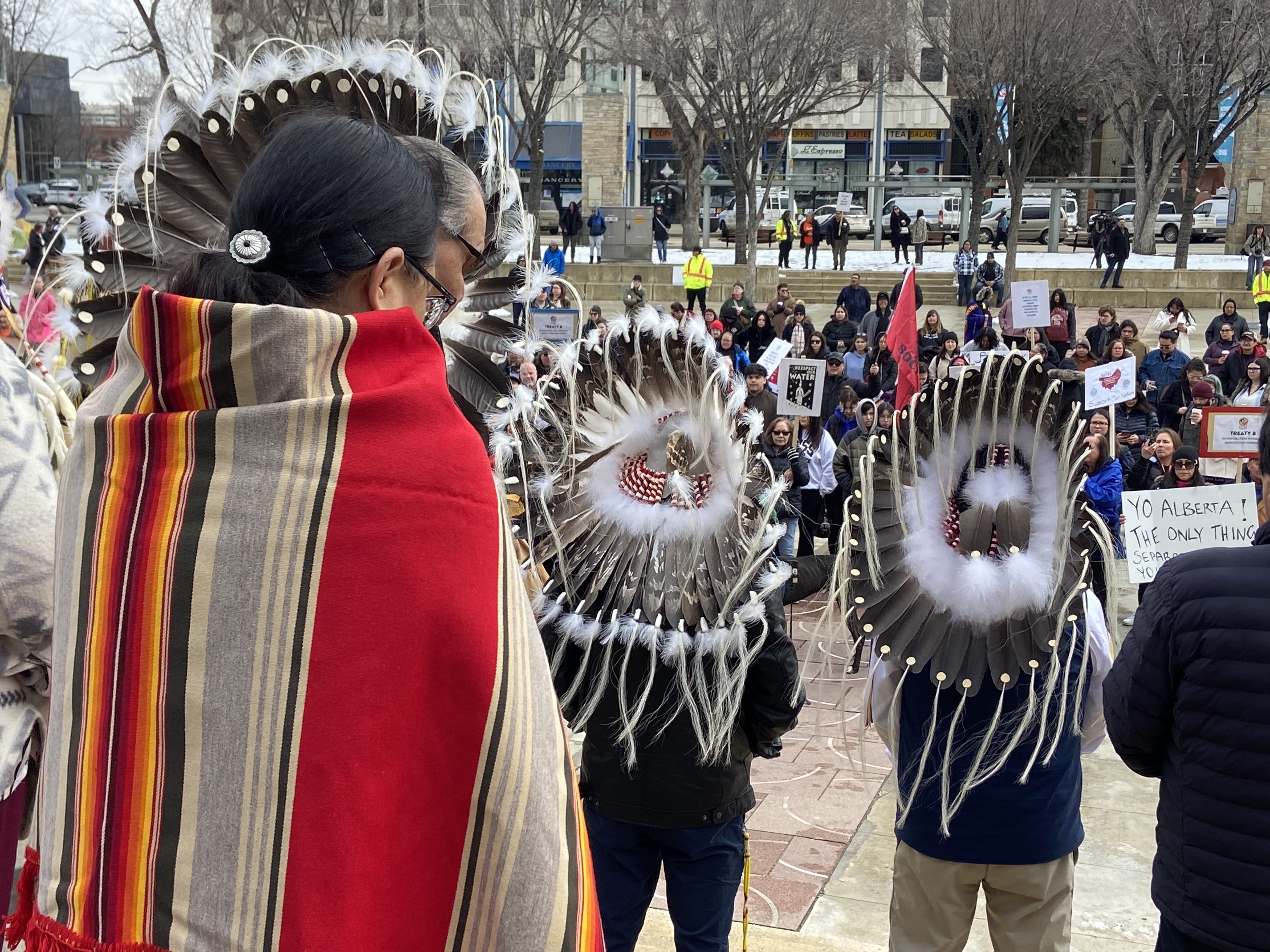 Collecting signatures for separation vote doesn’t violate treaty: Alberta’s lawyers