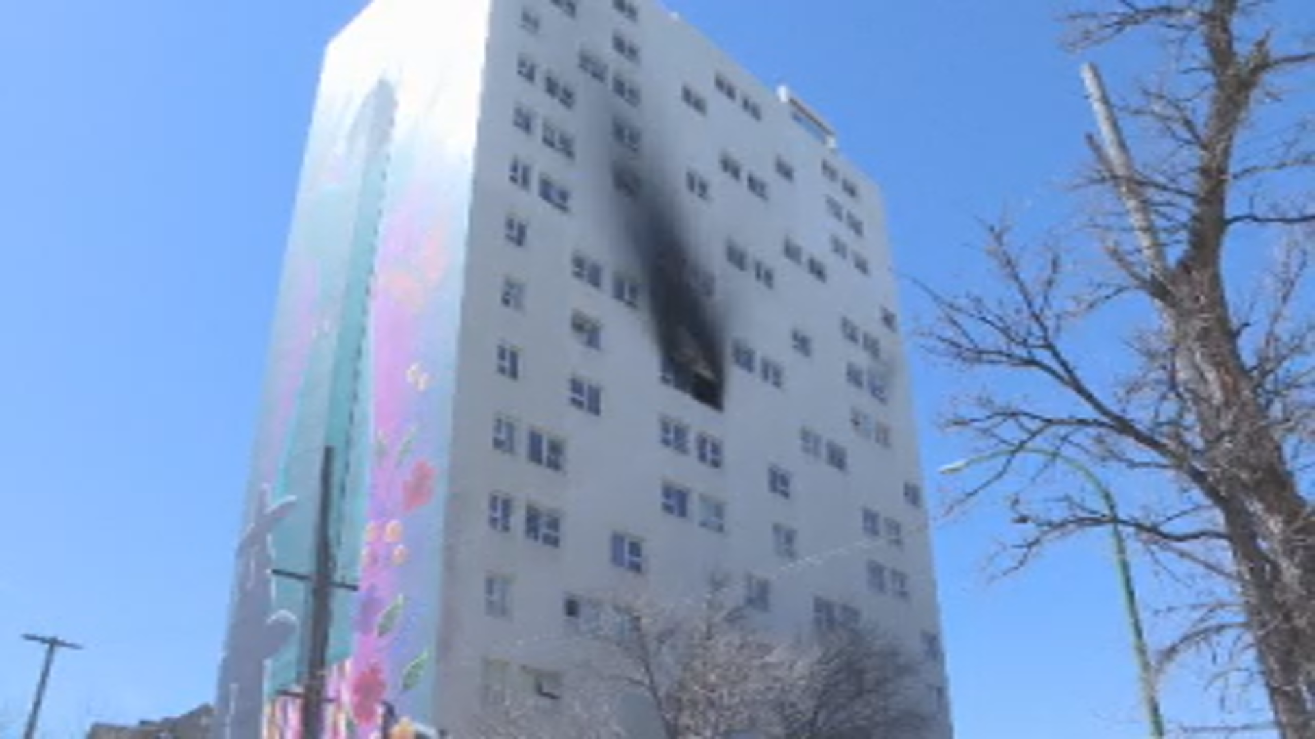 One Person Dead After Fire At Kennedy Street Apartment Building - Beritaja