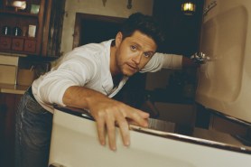 Niall Horan Reveals Love Story Behind New Single “Dinner Party”
