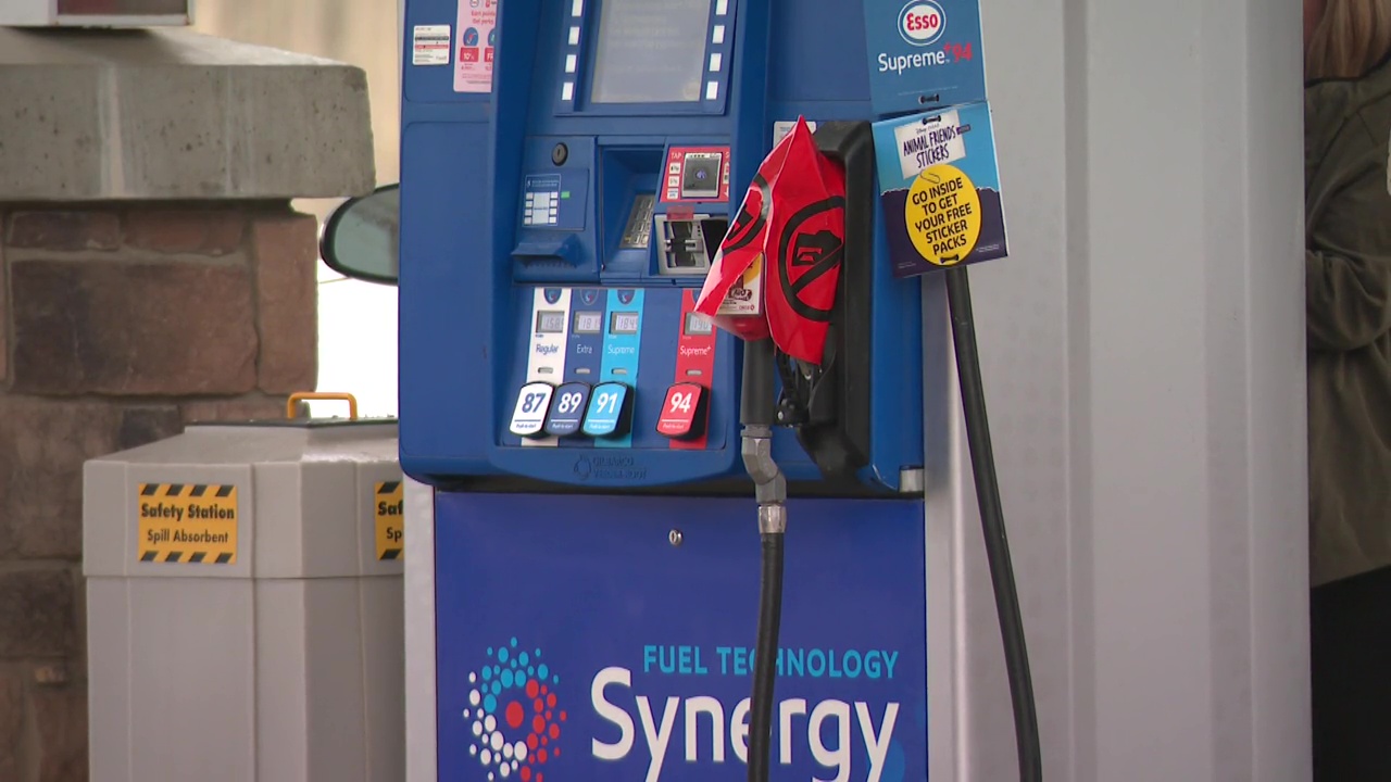 Drivers Left With Damaged Vehicles After Fueling Up At South Edmonton Station - Beritaja
