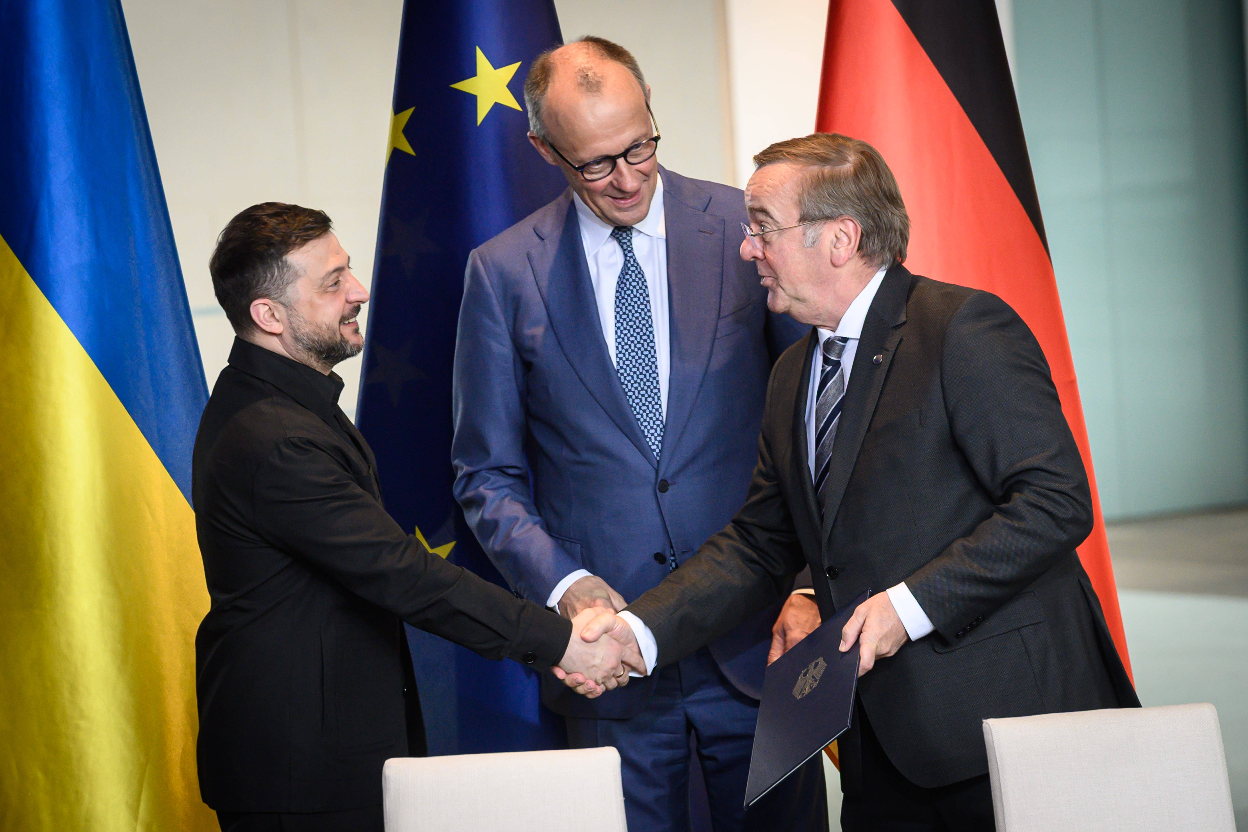 Ukraine Gets Us$106b Loan Package From Eu After Hungary Changes Vote - Beritaja