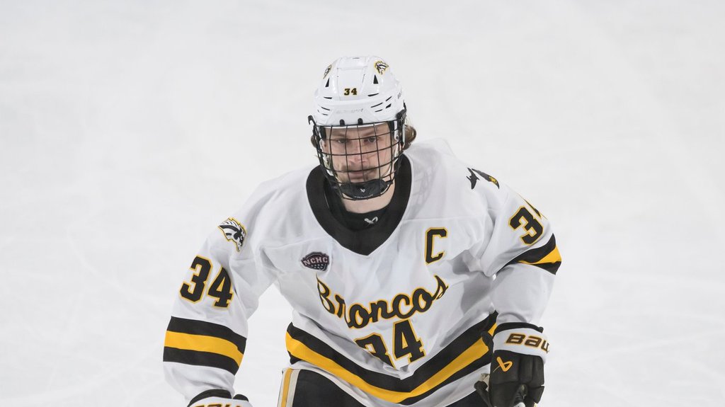 Oilers sign Michaels to entry-level contract
