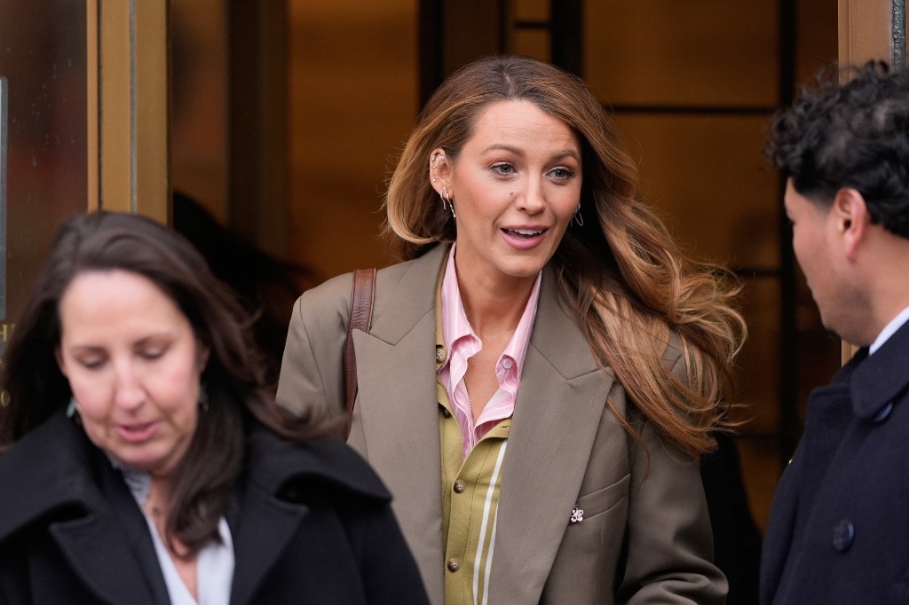 Blake Lively’s Lawyers Claim She Lost Millions In Earnings Ahead Of Trial - Beritaja