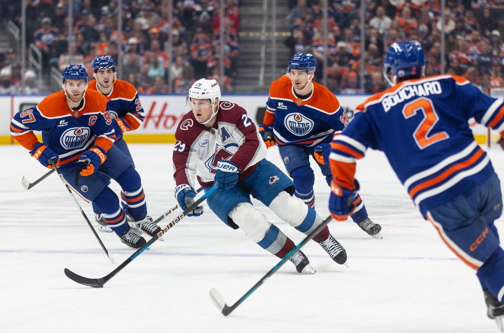 MacKinnon scores in shootout, Avalanche top Oilers