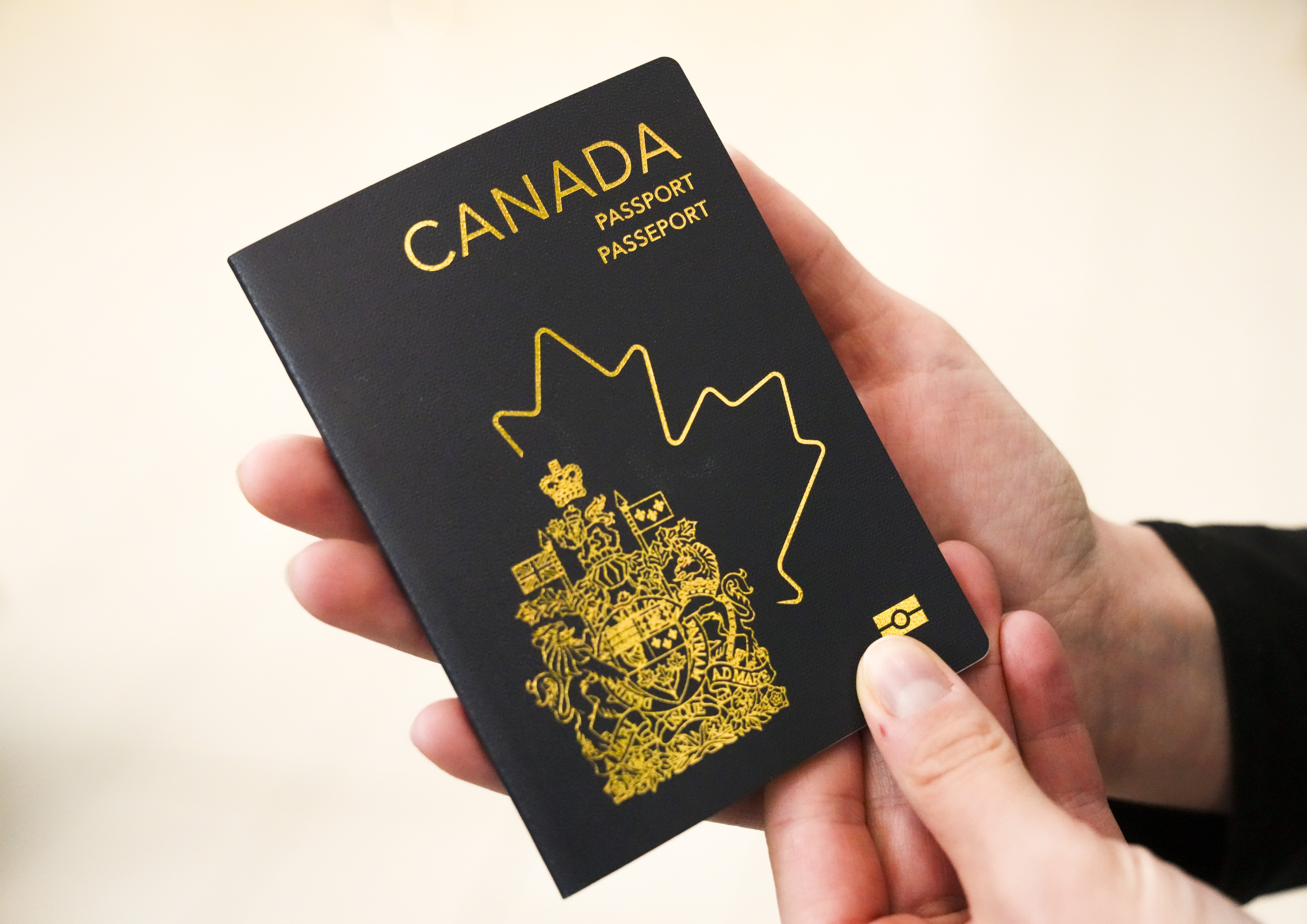 Americans lead interest in claiming dual Canadian citizenship by descent