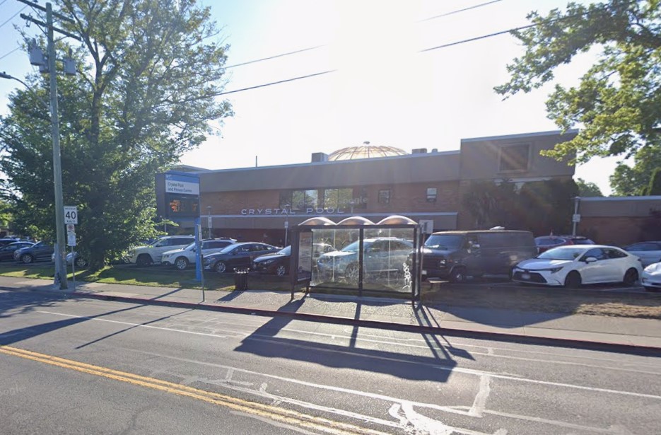 8 people taken to hospital after ‘chemical incident’ at Victoria pool – BC | Globalnews.ca