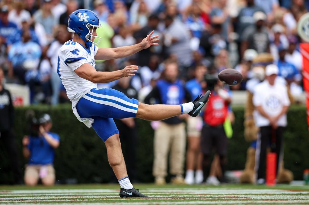 Punters, Kickers Again Dominate Cfl Global Draft - Beritaja