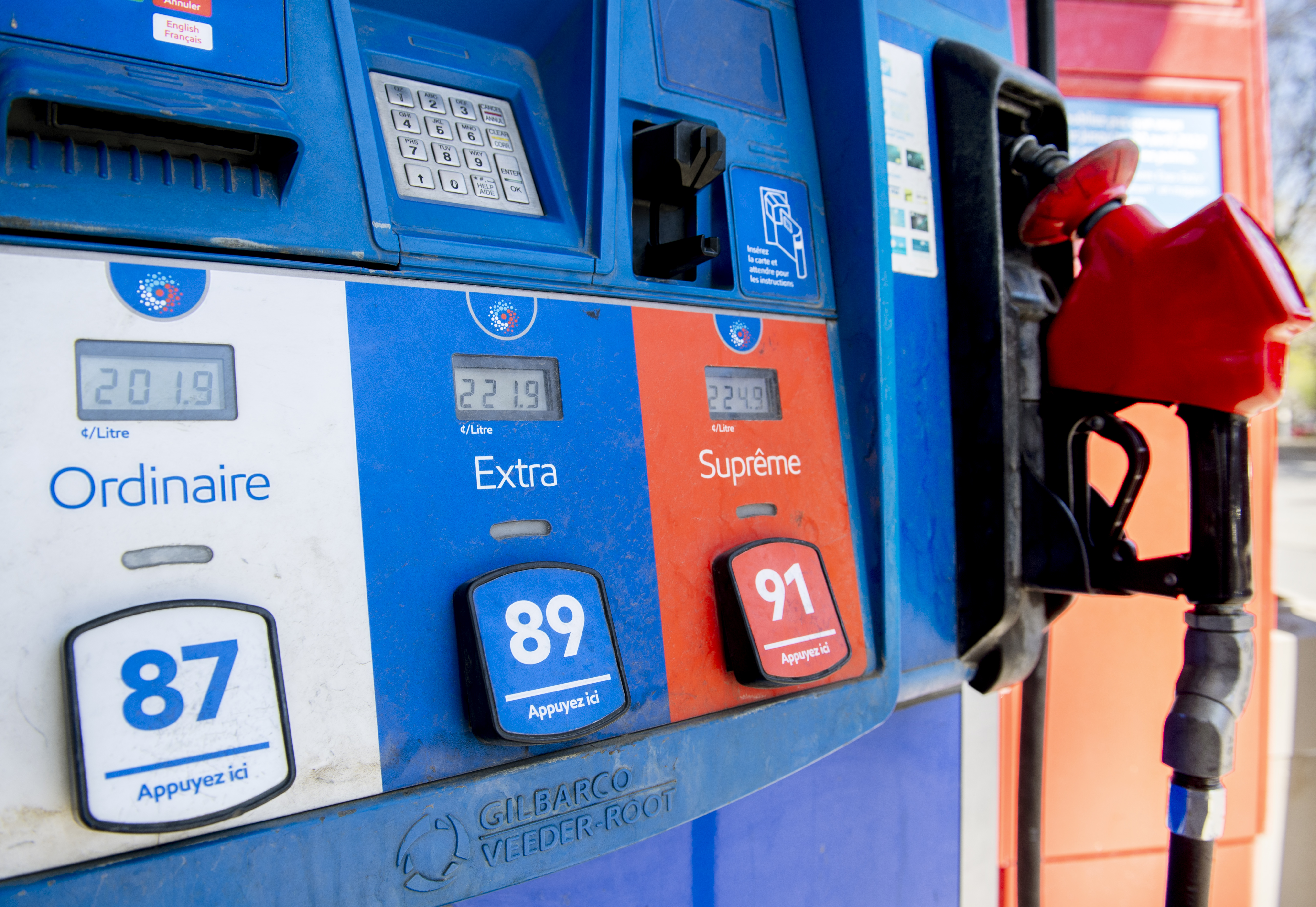 Gas prices are shown in Montreal.