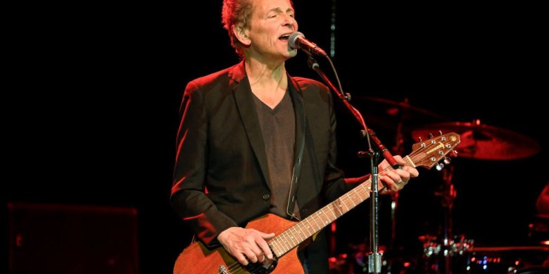 Fleetwood Mac's Lindsey Buckingham attacked by woman in California: report