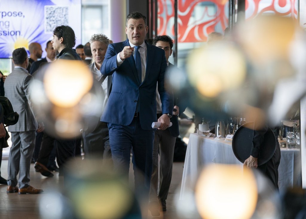 B.c. Premier Tells Crowd About Ai Optimism Despite Energy, Safety Concerns - Beritaja
