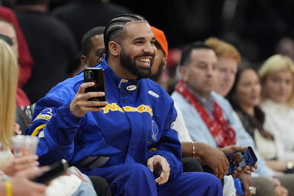 Cavaliers Tease Drake As They Eliminate Raptors - Beritaja