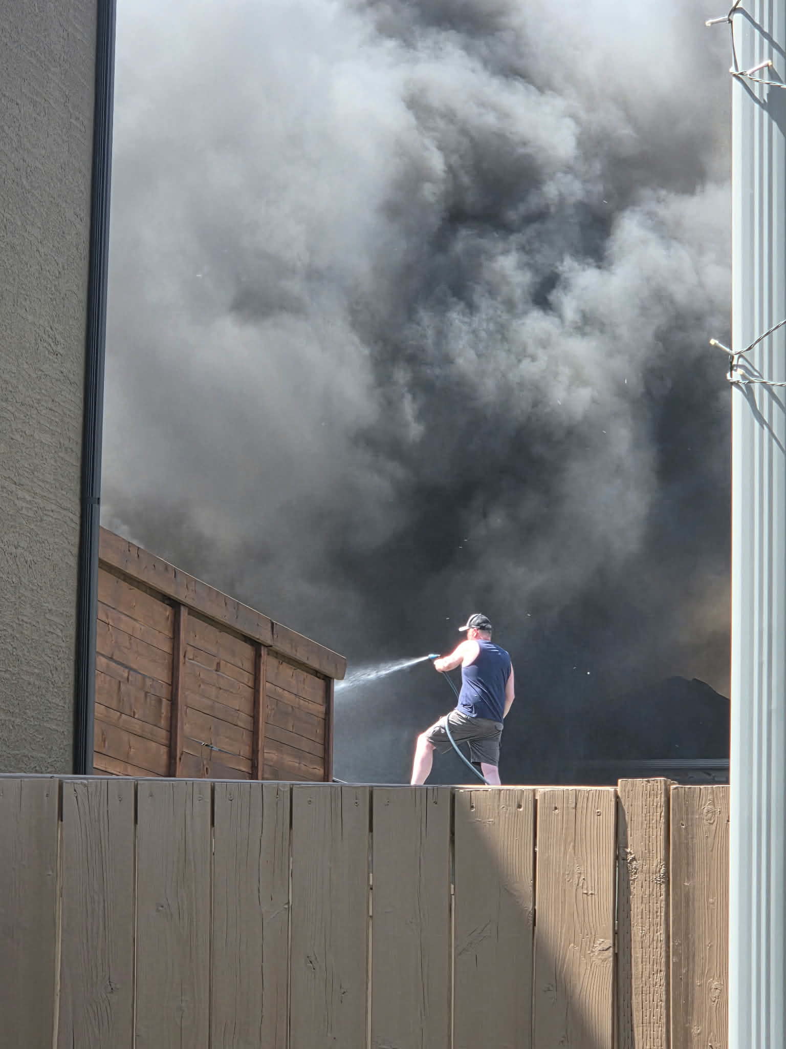 Saskatoon firefighters battle multi-house Hampton Village blaze