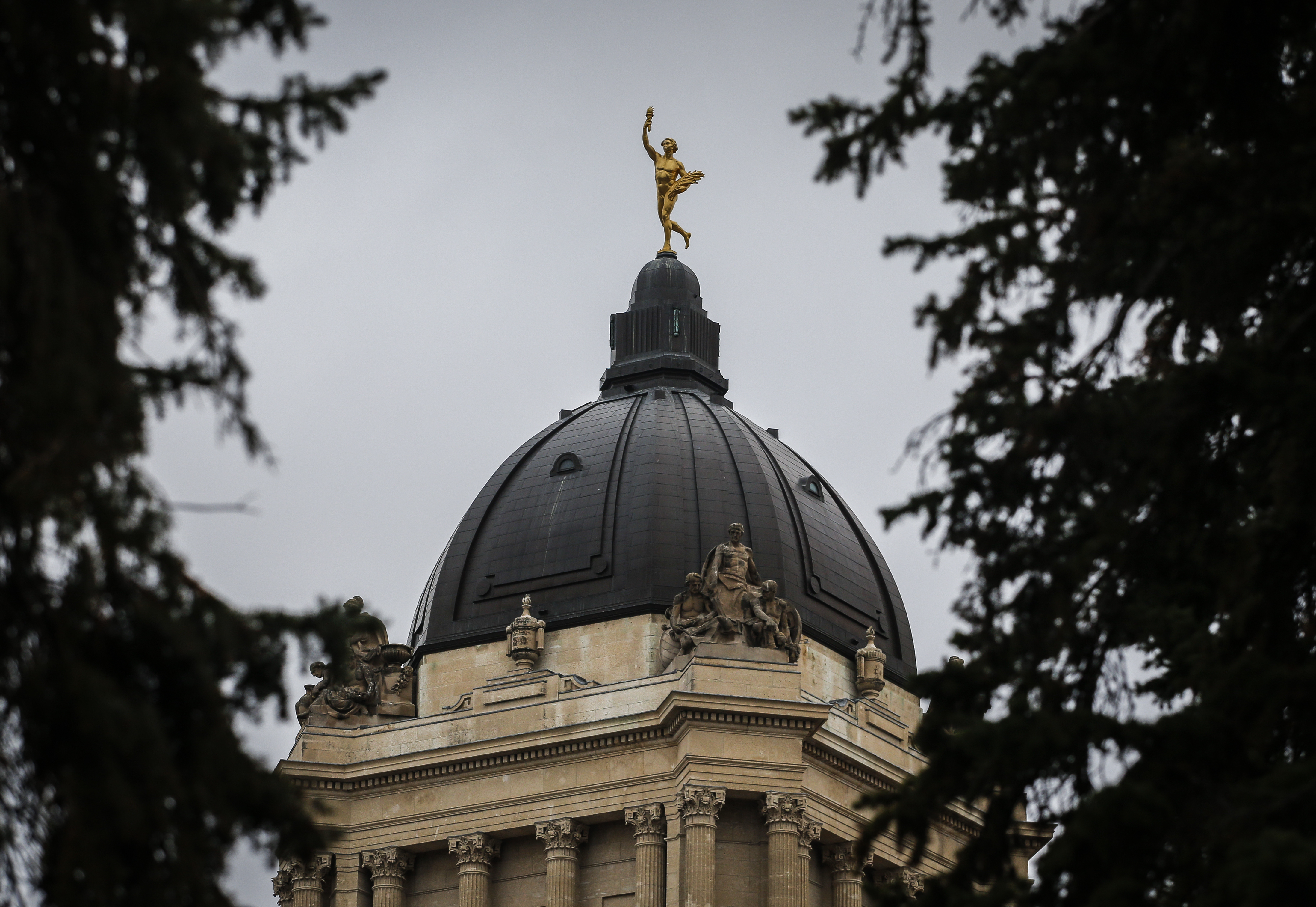 Opposition calls for income-tax cut to be tacked onto Manitoba’s budget