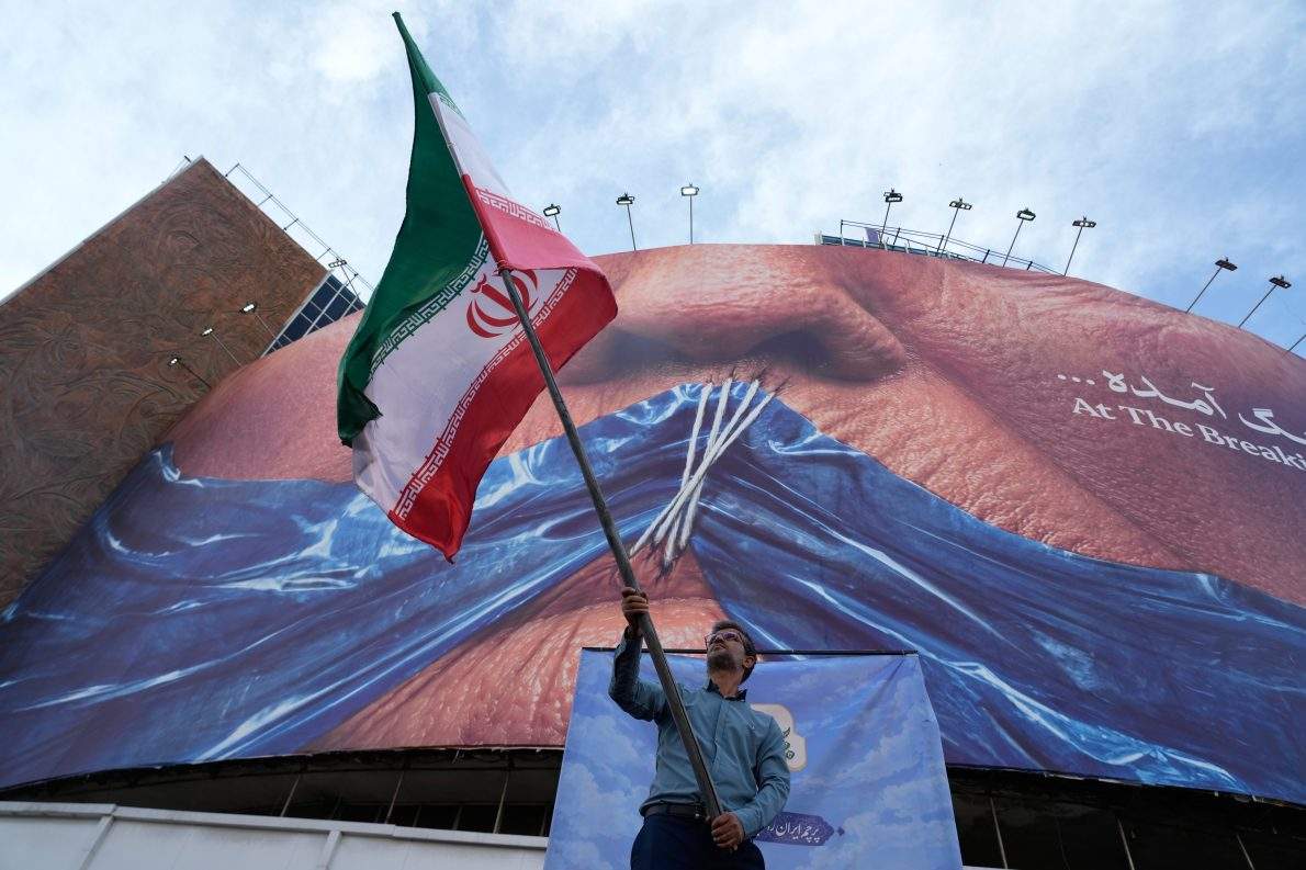 U.S. fires on 2 Iranian tankers as it awaits ‘serious offer’ from Tehran