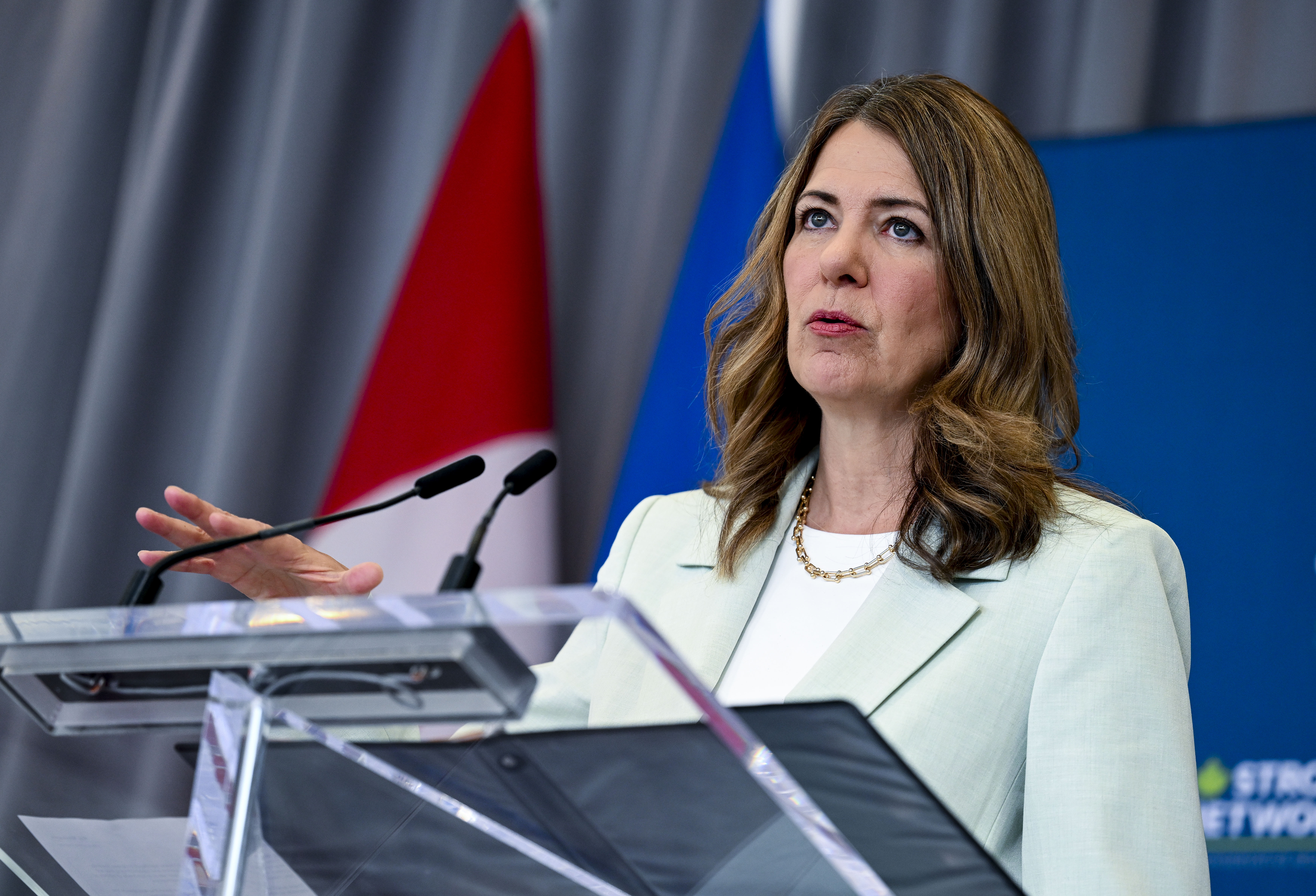 Alberta Premier Danielle Smith addresses separatism referendum announcement  | Globalnews.ca