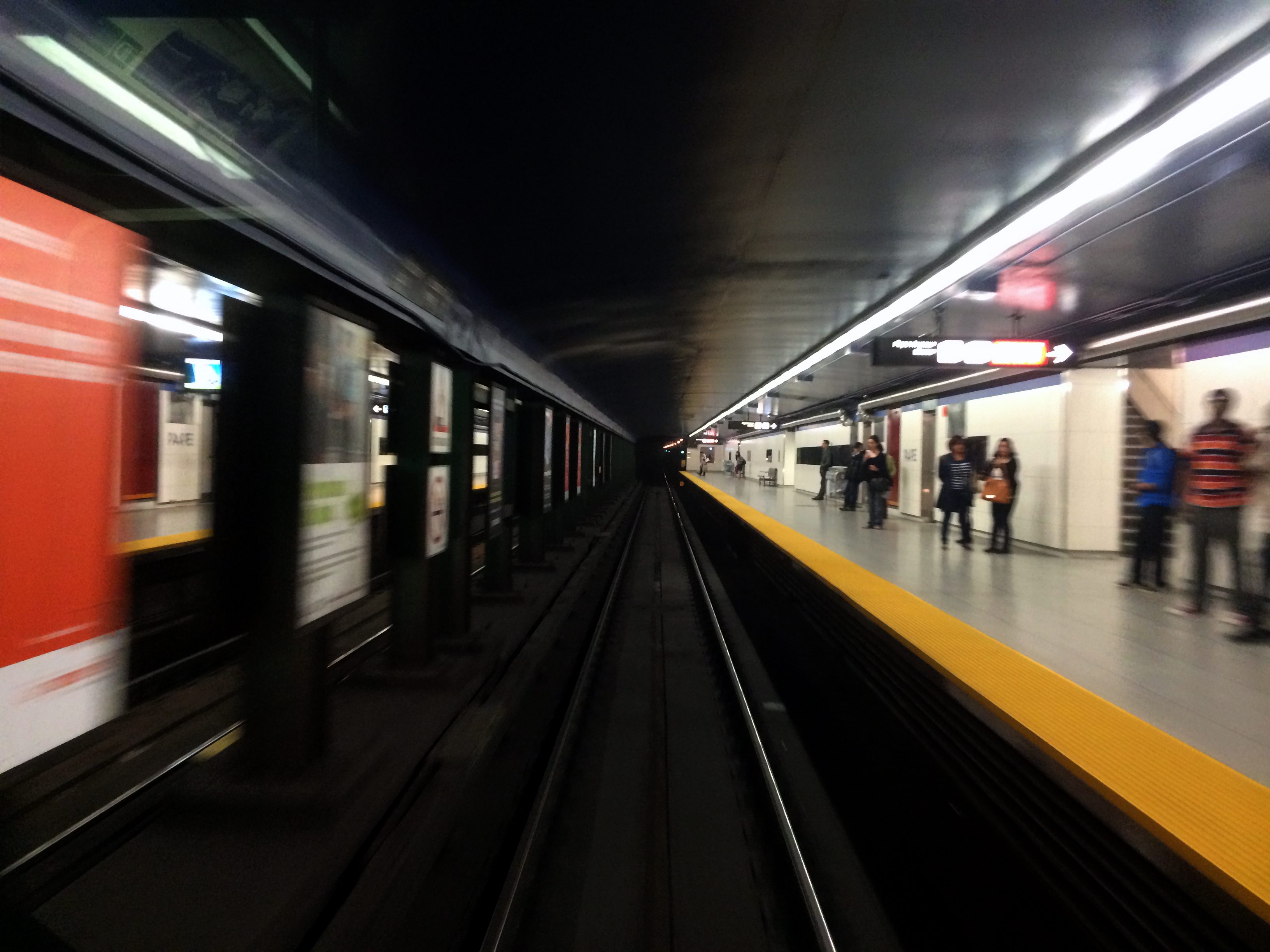Toronto piloting subway platform barriers, requires funding for full rollout
