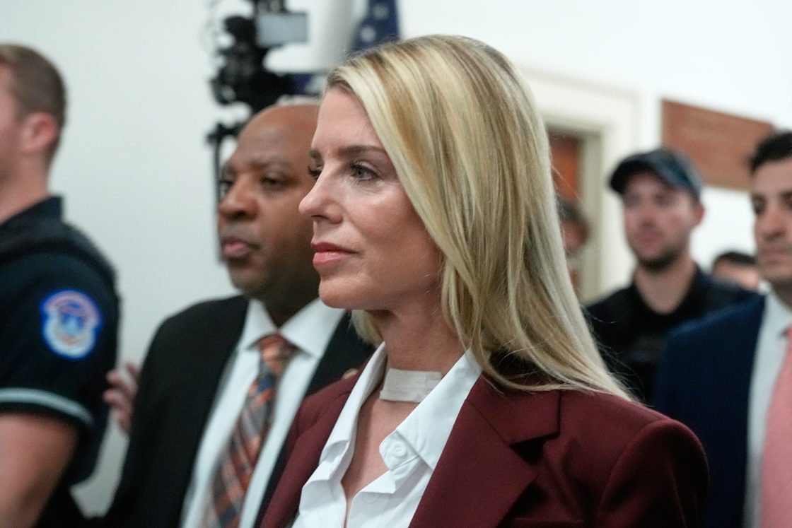 Pam Bondi deflects lawmakers’ questions on Trump’s role in Epstein files release - BERITAJA