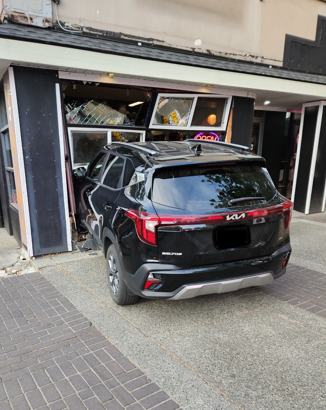 Driver Accused Of Crashing Into Nanaimo Sushi Restaurant Detained For Drug Impairment - Beritaja