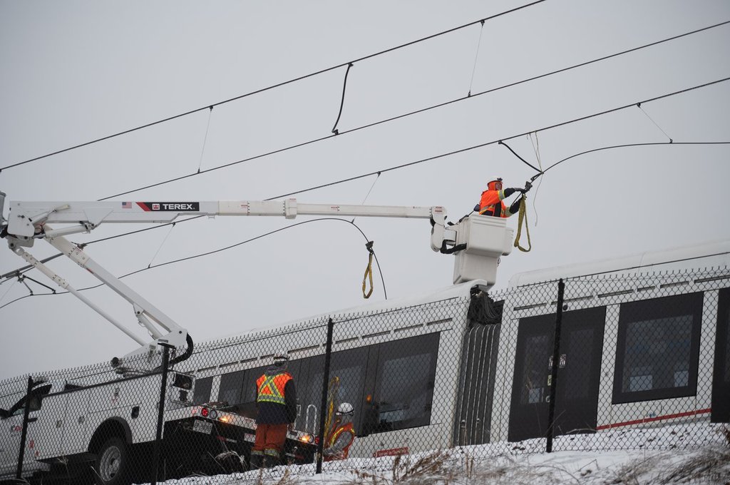 Feds working with City of Ottawa to ease public service transit woes: memo