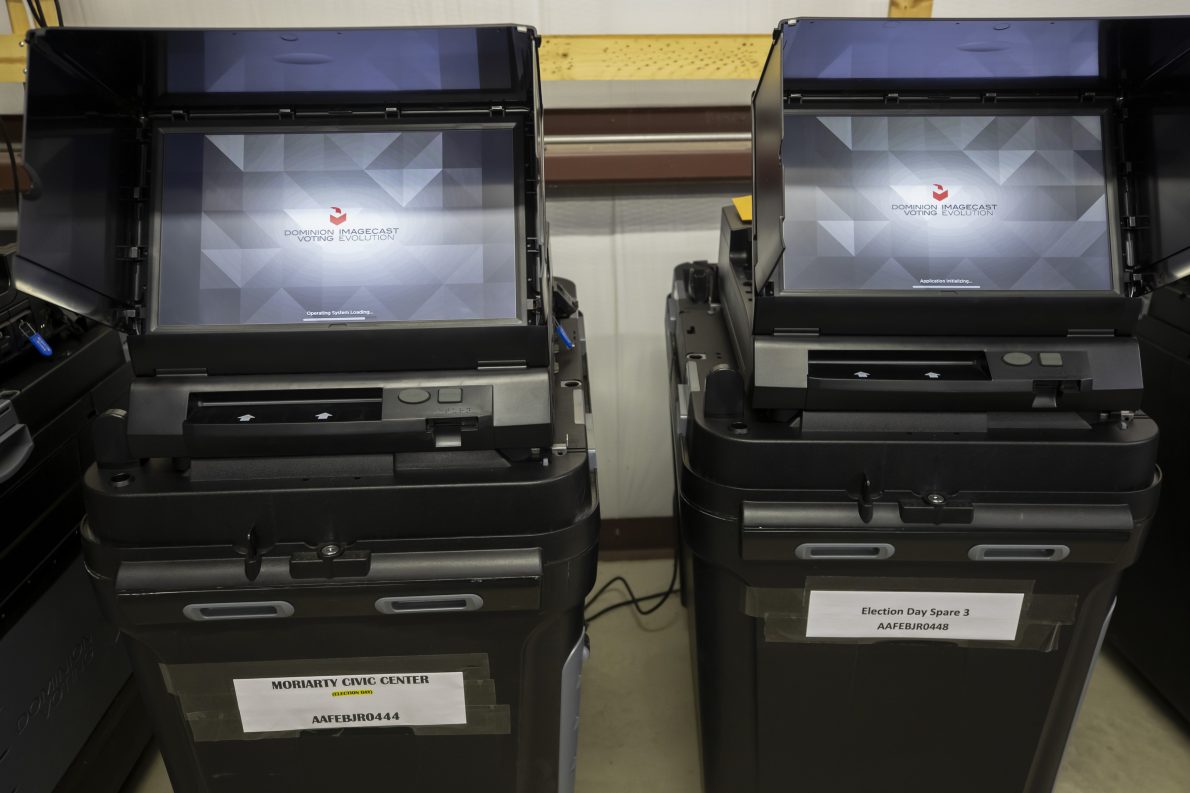 Trump Official Tried To Ban Voting Machines In Half Of U.s. States: Sources - Beritaja
