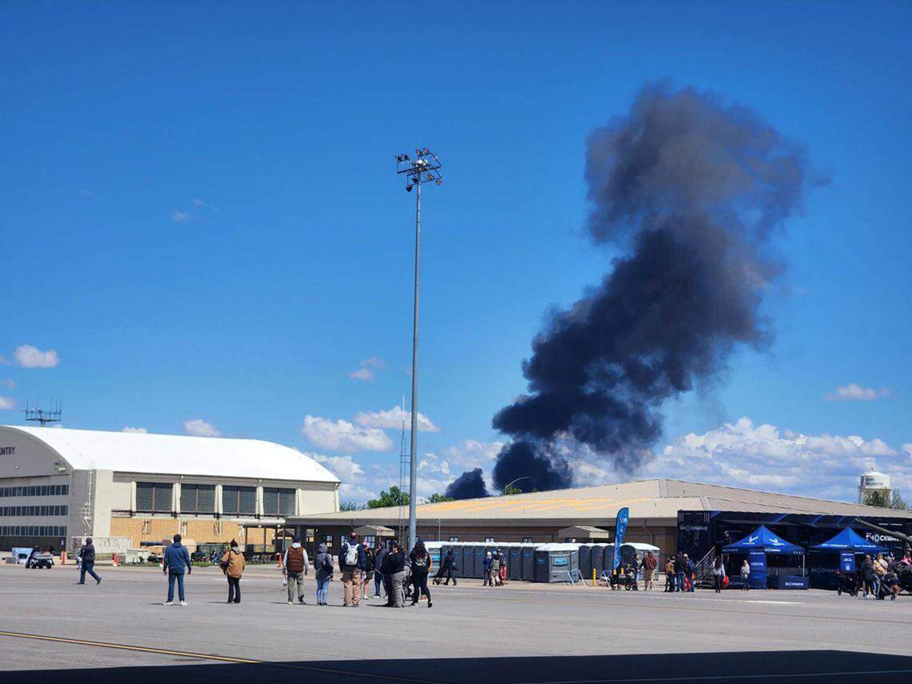 4 crew safe after 2 Navy jets collide at Idaho air show: officials - BERITAJA
