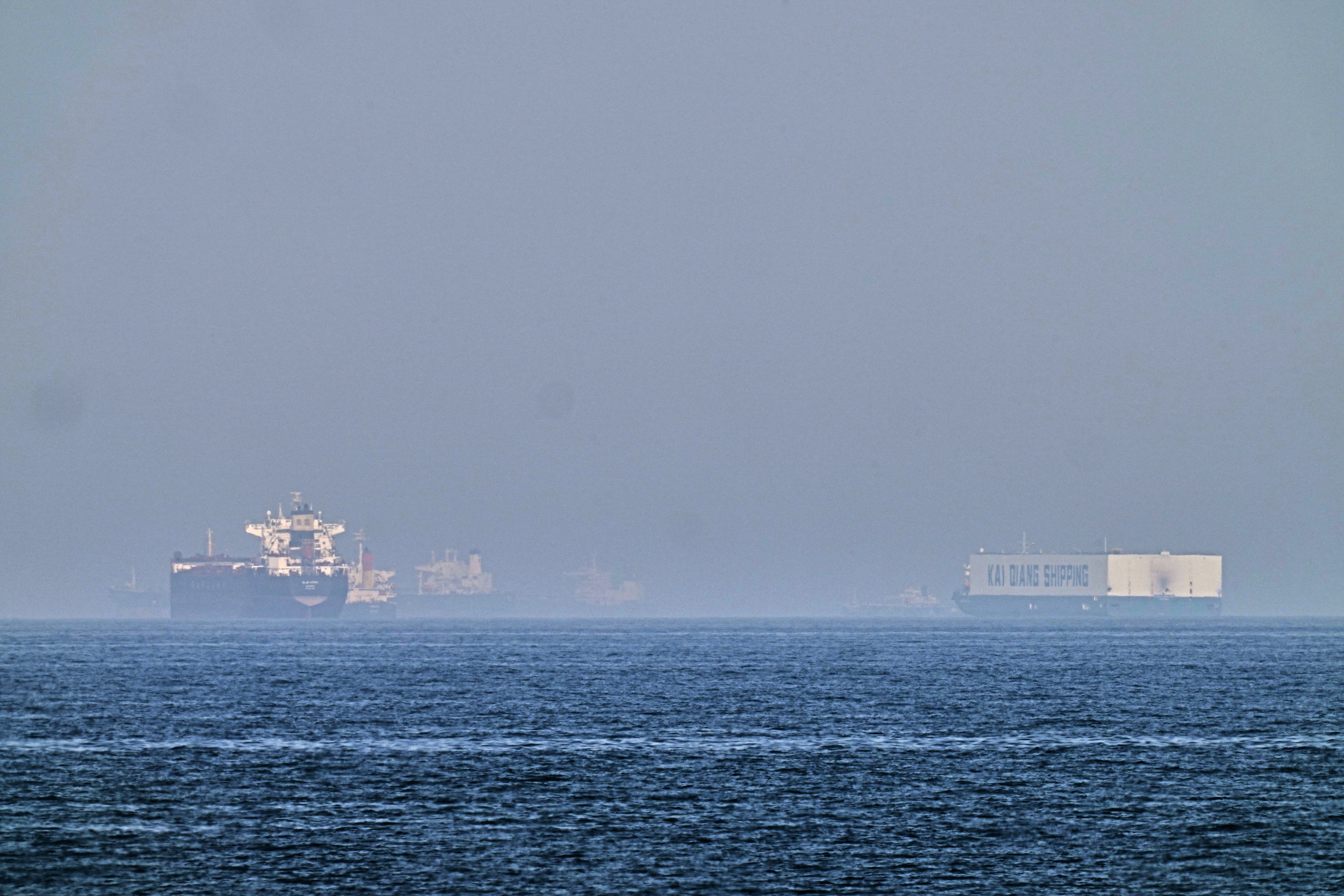 Trump Says Closed Strait Of Hormuz Will ‘be Dealt With Forcefully’ - Beritaja