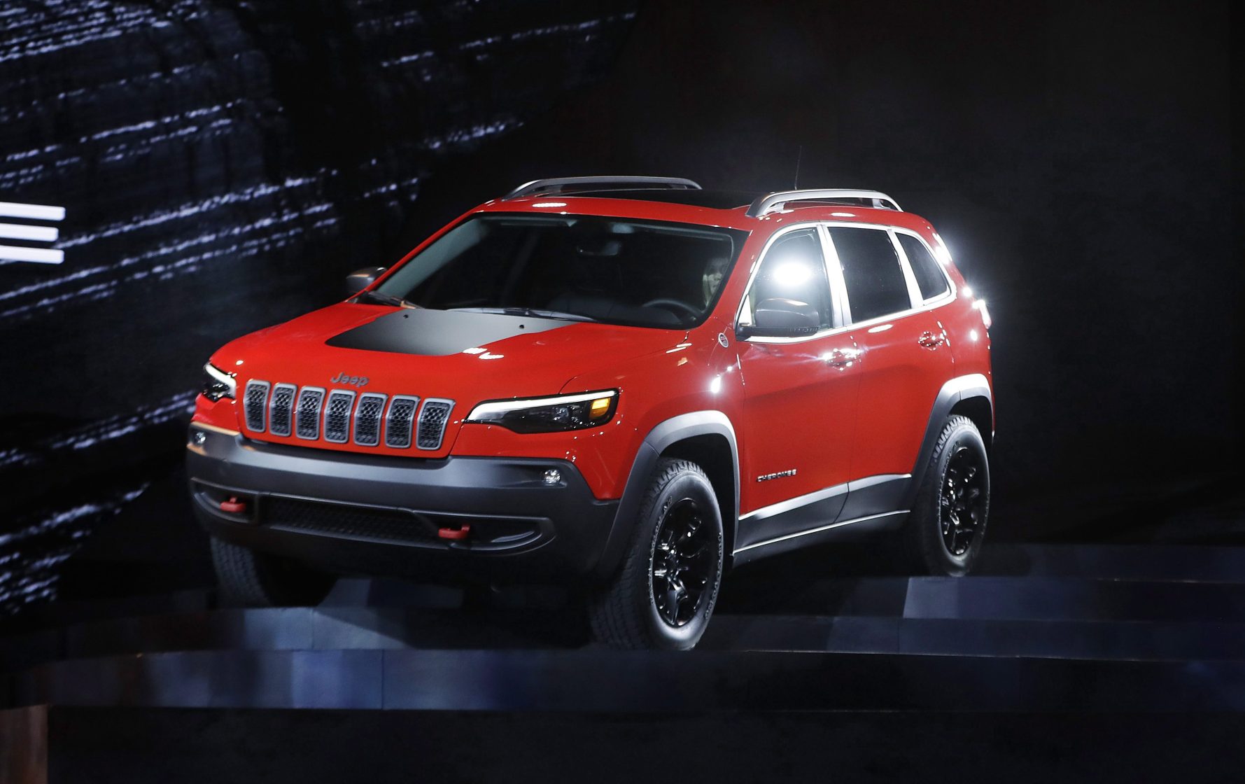 20k Jeep Cherokees Recalled Because They Could Move When Parked - Beritaja
