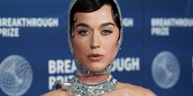 Katy Perry praises Air Canada crew after witnessing in-flight emergency