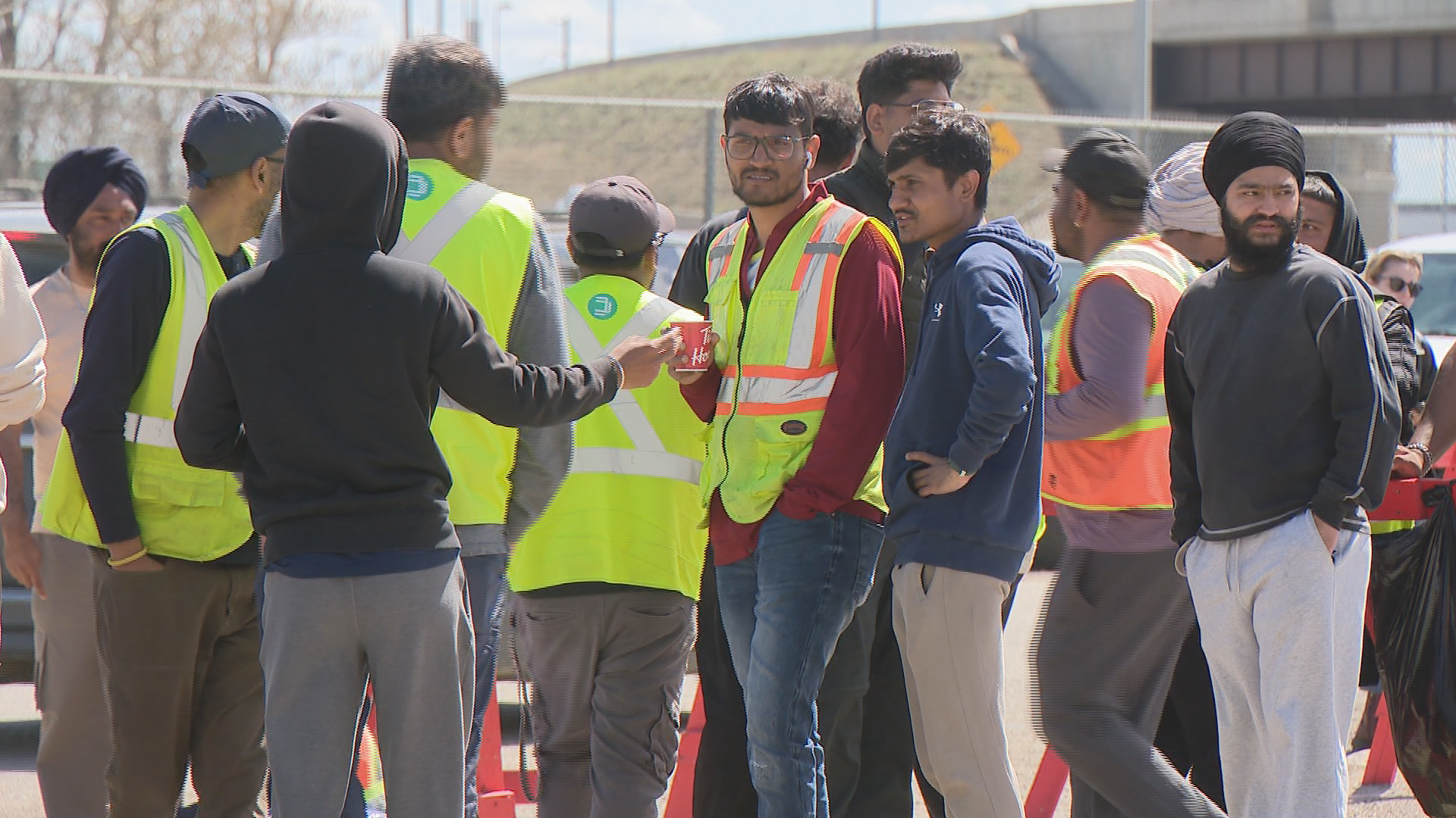 Saskatoon Dragonfly Delivery Drivers Look To Unionize Amid Ongoing Strike - Beritaja