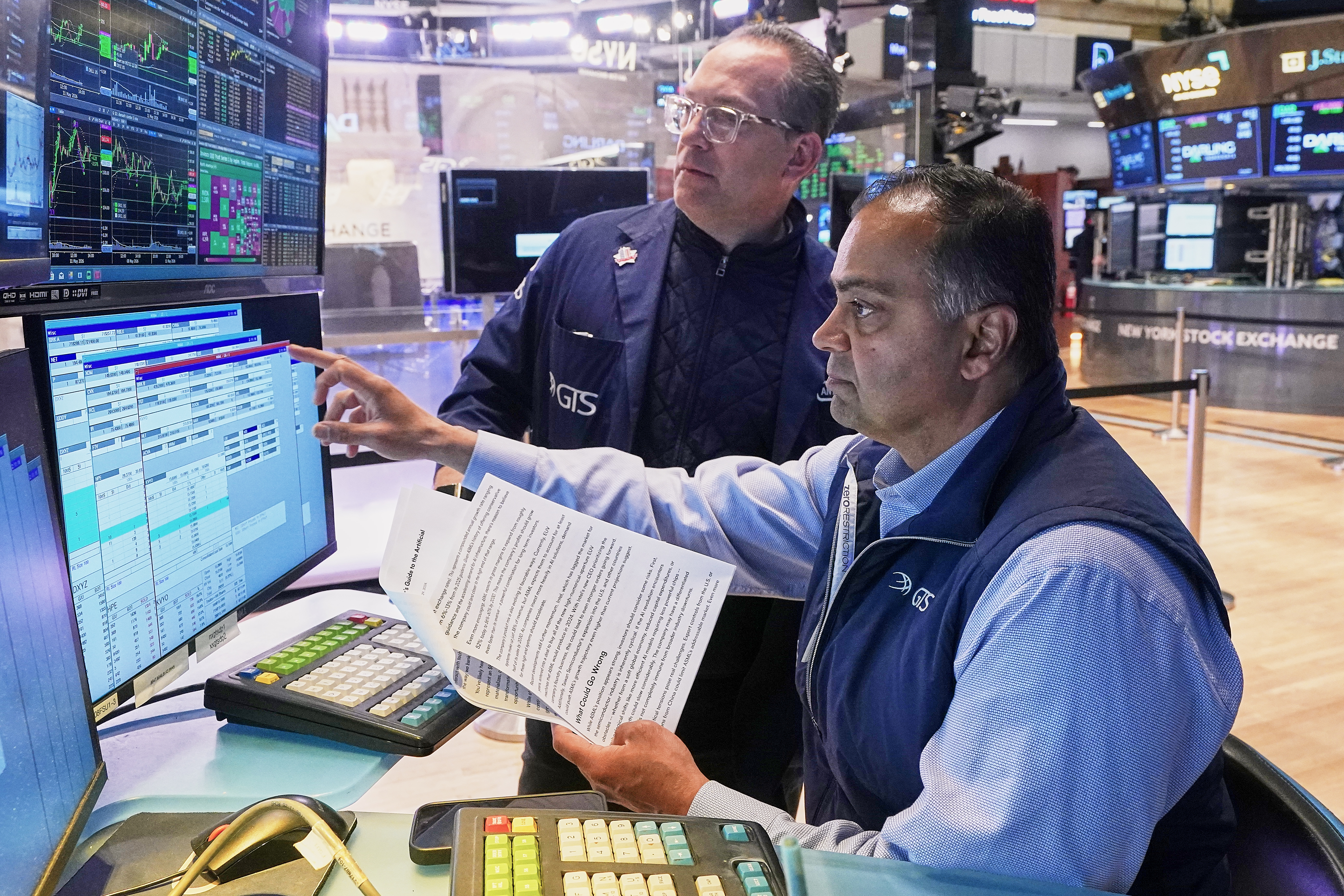 Oil prices rise, U.S. stocks hang near their records as Iran war goes on - BERITAJA
