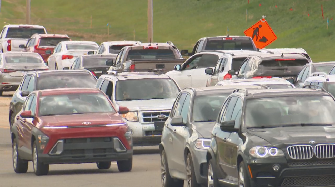 Heavy traffic gridlock in southwest Edmonton as construction ramp up: ‘Everyone is frustrated’