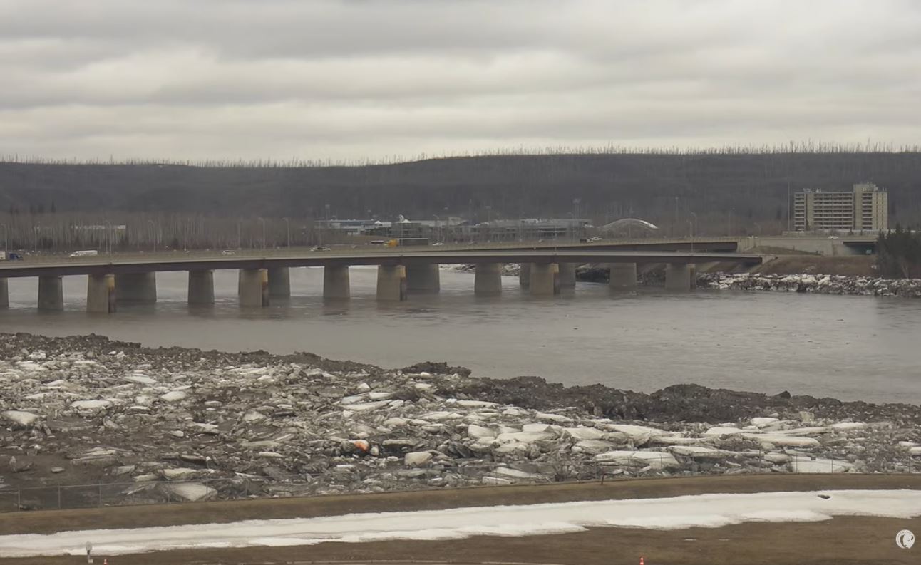 Evacuation Alert Remains In Place For Residents Near Fort Mcmurray - Beritaja