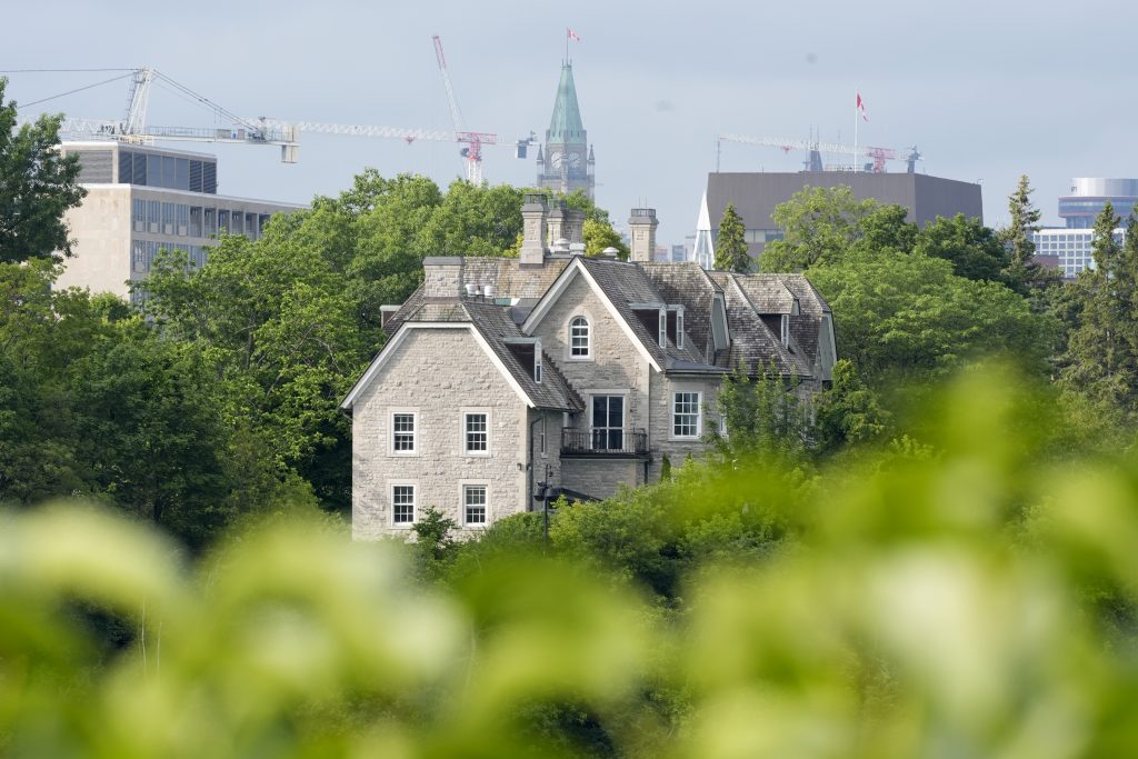 Кампанията за възстановяване на Sussex Drive 24 осигурява 5,7 милиона щатски долара след стартиране на публичен призив
