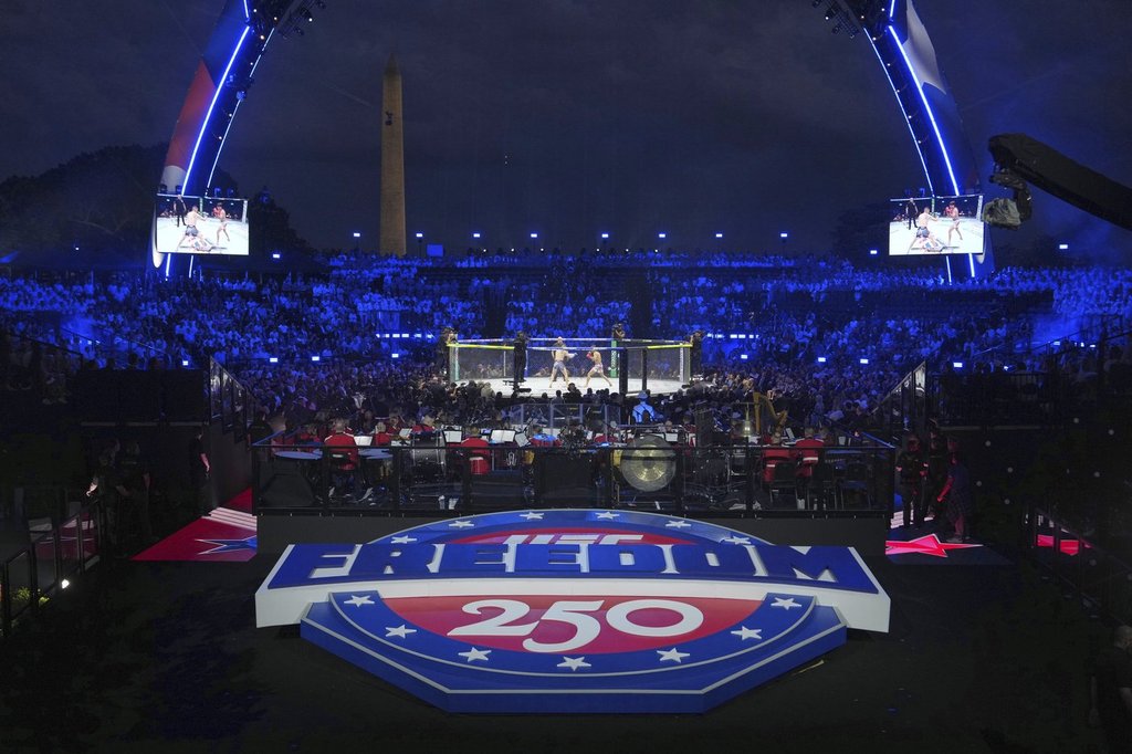 Множество арести осуетиха планираните атаки срещу събитието на UFC в Белия дом, ФБР казва