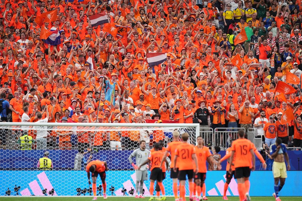 Orange Crush: Dutch Fans Hopeful Drought Will End - Beritaja