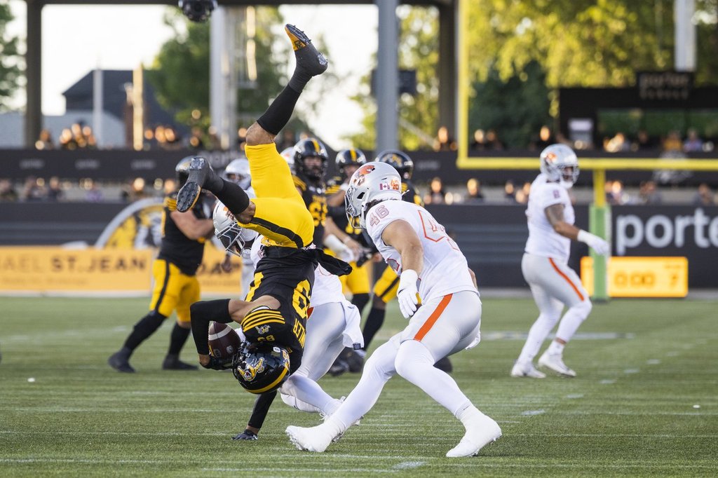 Ветеранът Лоулър блести, докато Ticats побеждават Lions 41-27