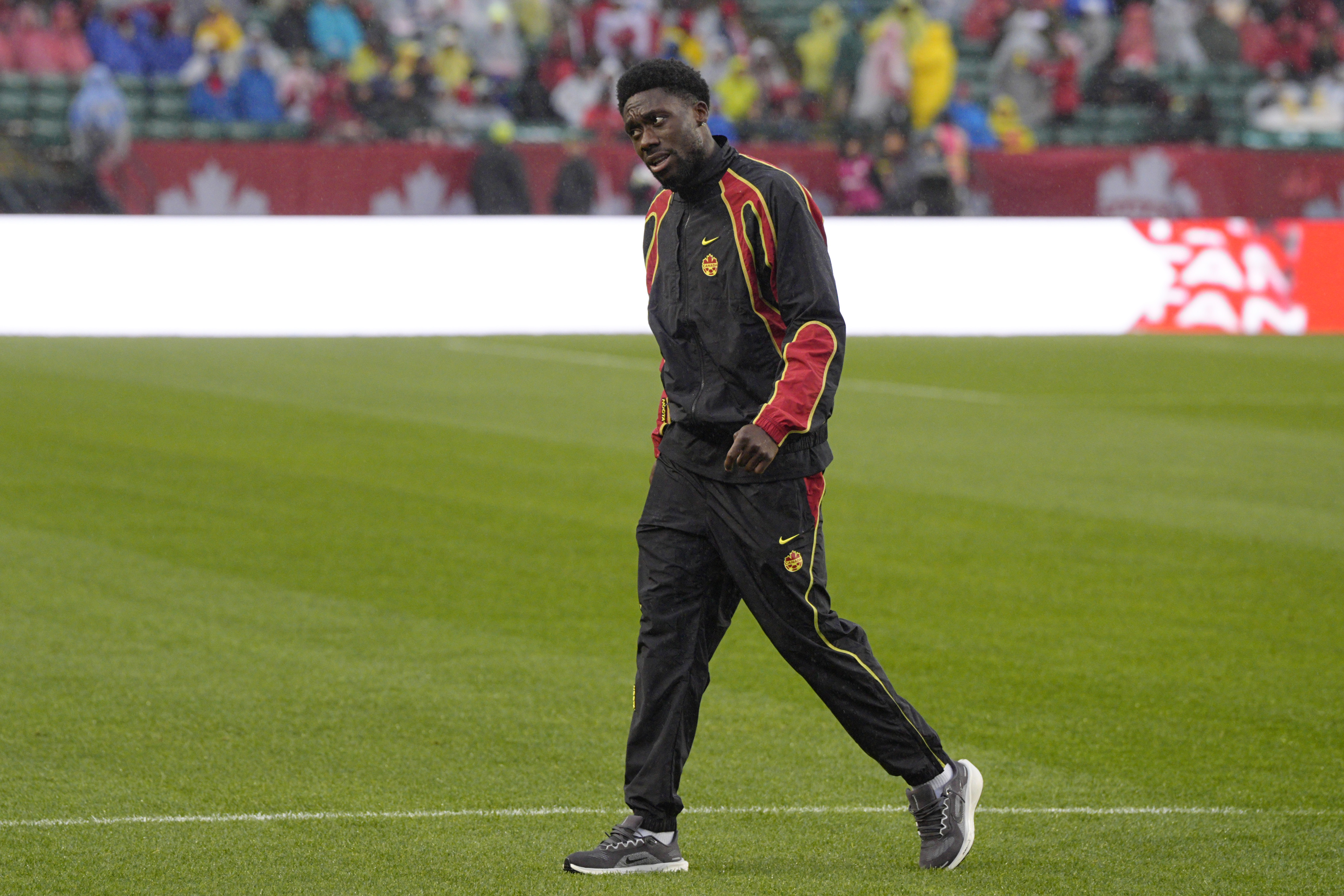 Alphonso Davies happy to be back with Canadian teammates ahead of World Cup