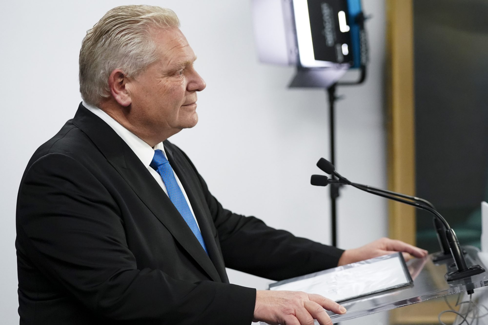 Вътрешни правителствени бележки на Ford признават, че „няма да достигне“ целта от 1,5 милиона домове