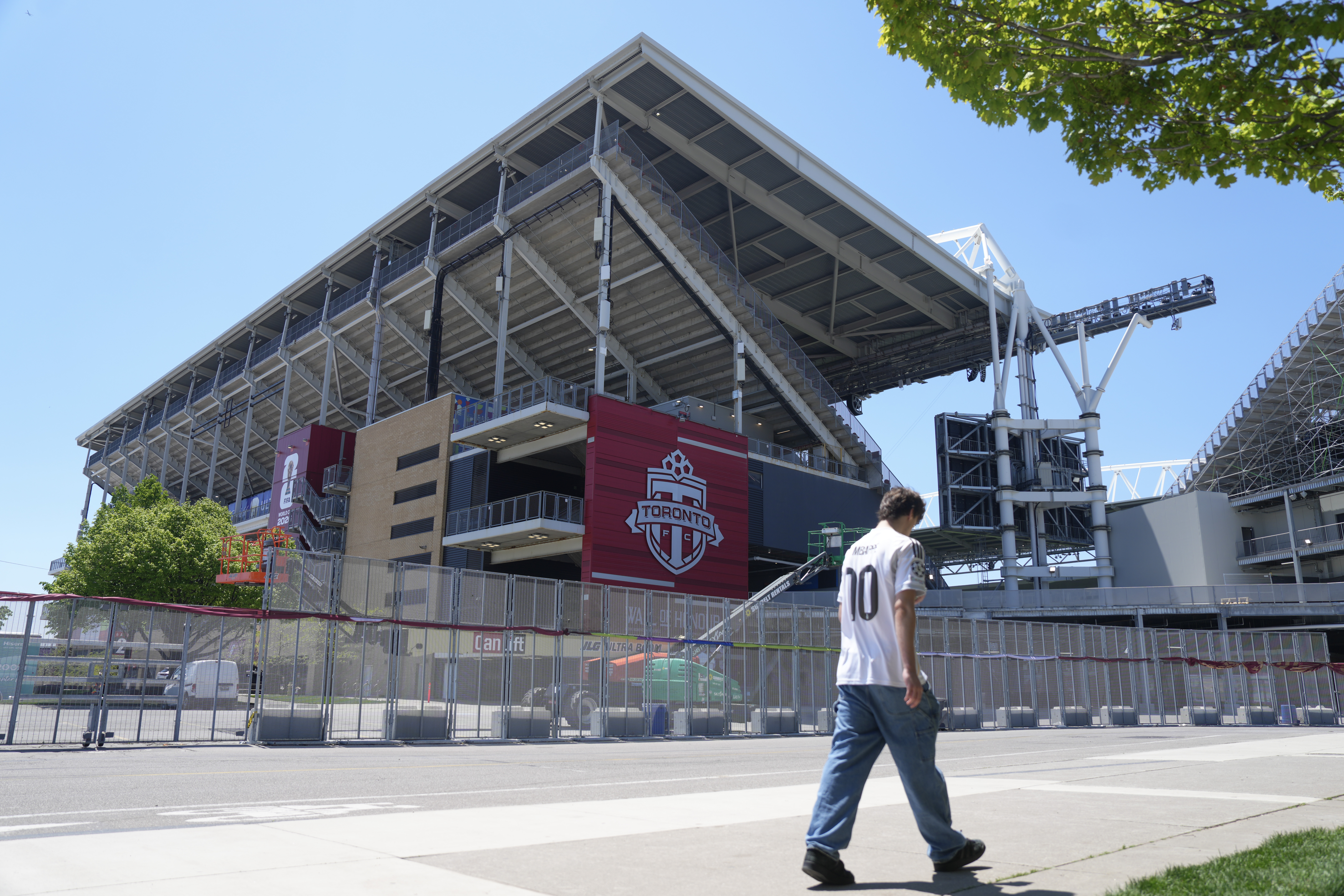 Ford government writing to FIFA over 'ongoing non-compliance' with ticket resale law