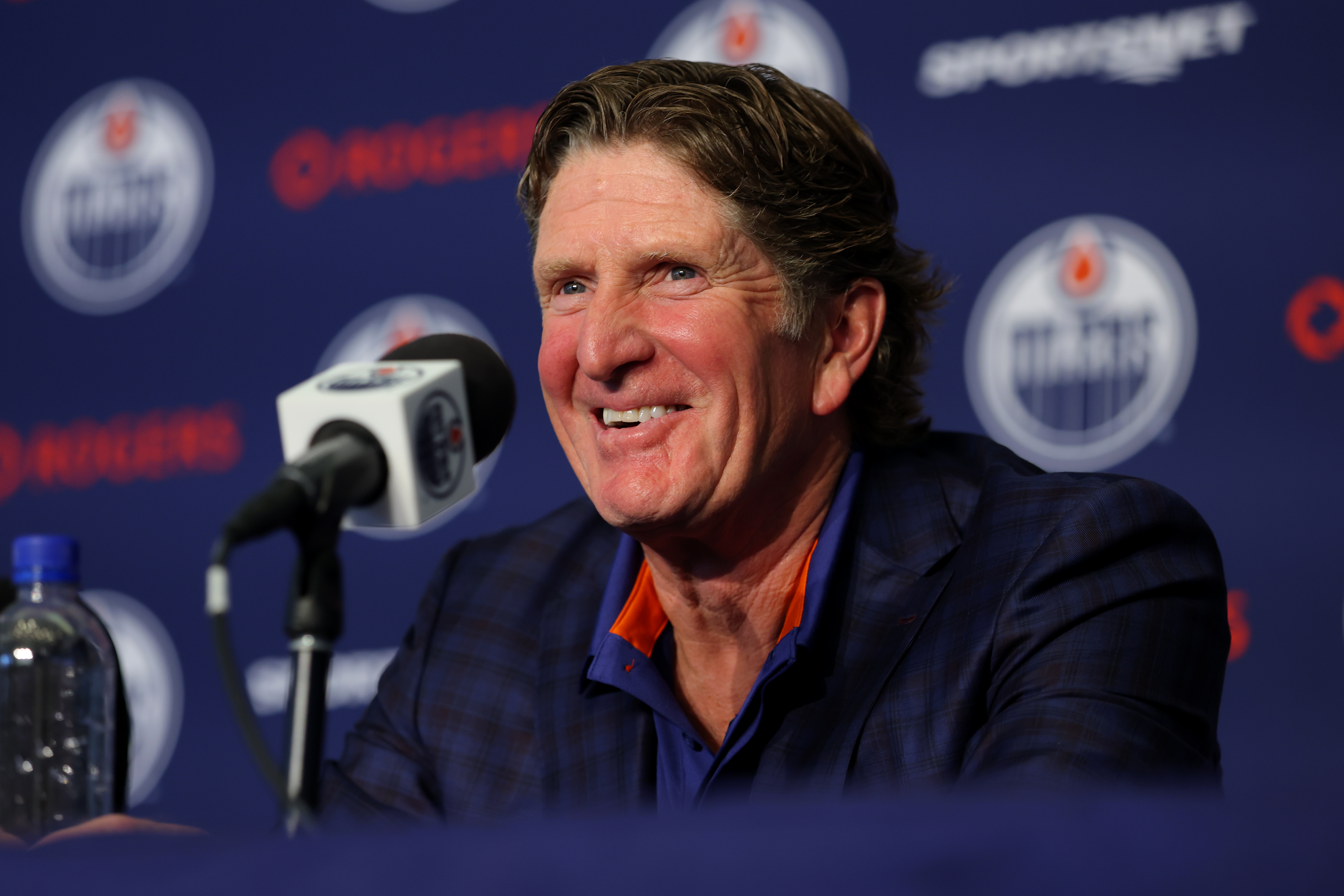 Edmonton Oilers hire Mike Babcock as head coach