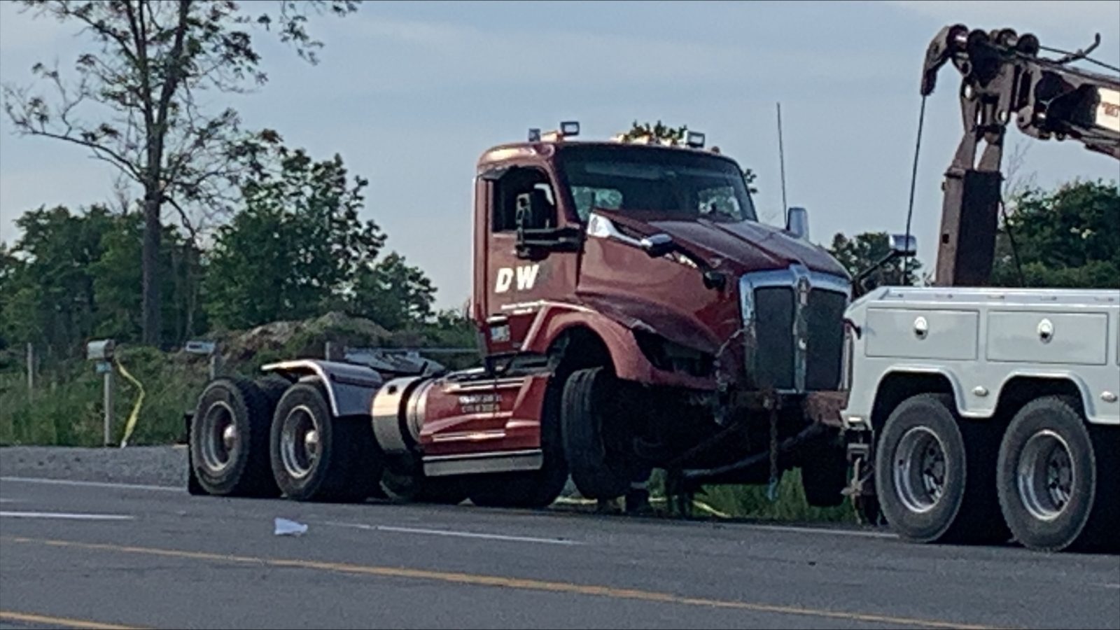Collision With Transport Truck Sends 3 To Hospital With Serious Injuries - Beritaja